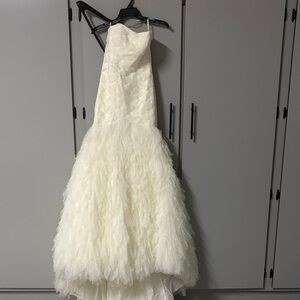 Elegant ivory Wedding Dress sz 2 Signature Galina mermaid style Swg523